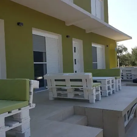 Apartments Nogic Peroj Exterior photo